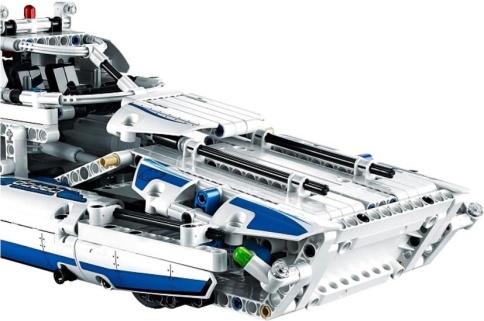Конструктор LEGO Technic Грузовой самолет 42025 фото 4